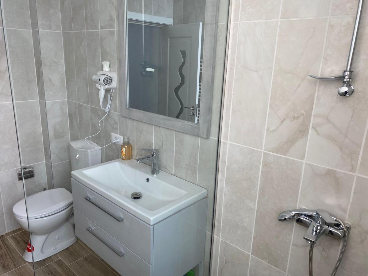 Apartament Lucian Lejlighed Râmnicu Vâlcea Eksteriør billede