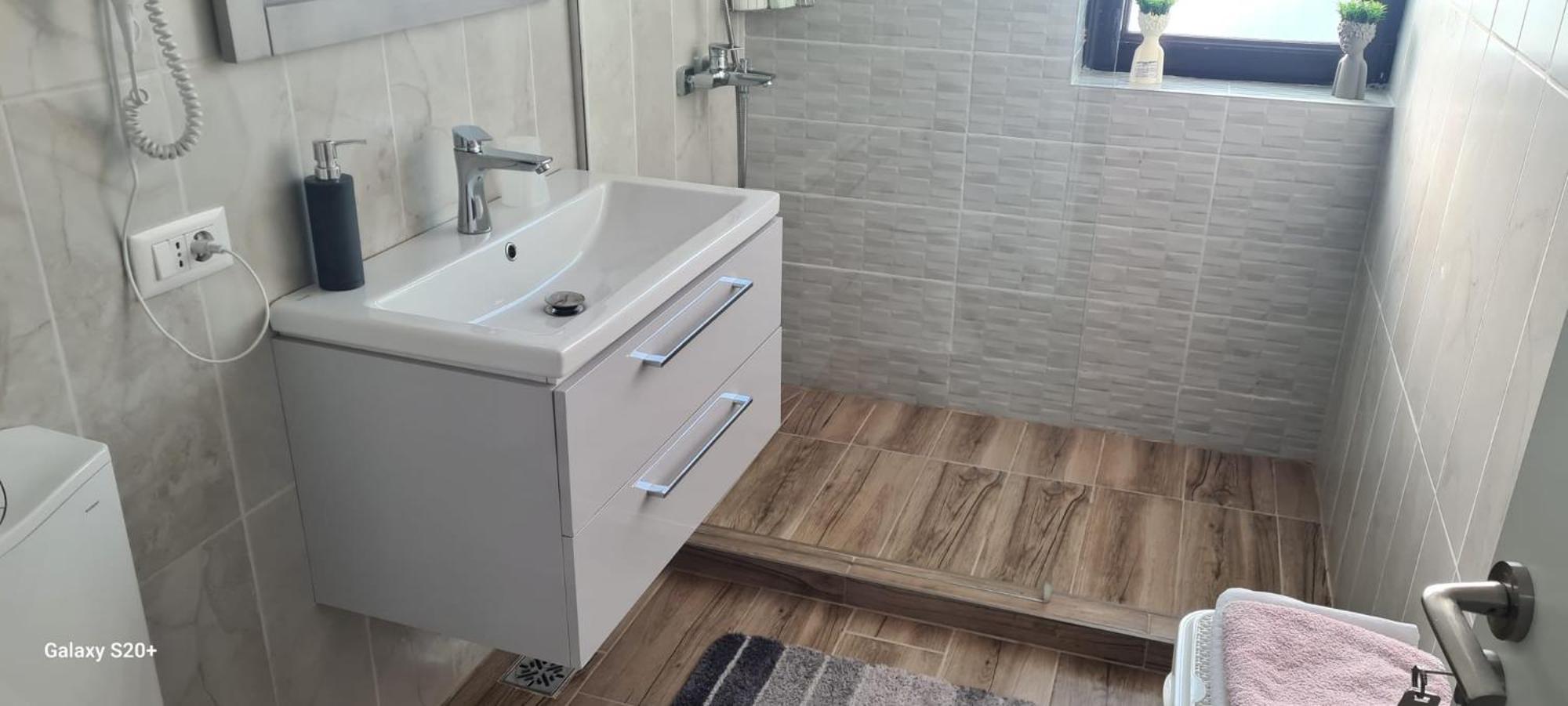 Apartament Lucian Lejlighed Râmnicu Vâlcea Eksteriør billede