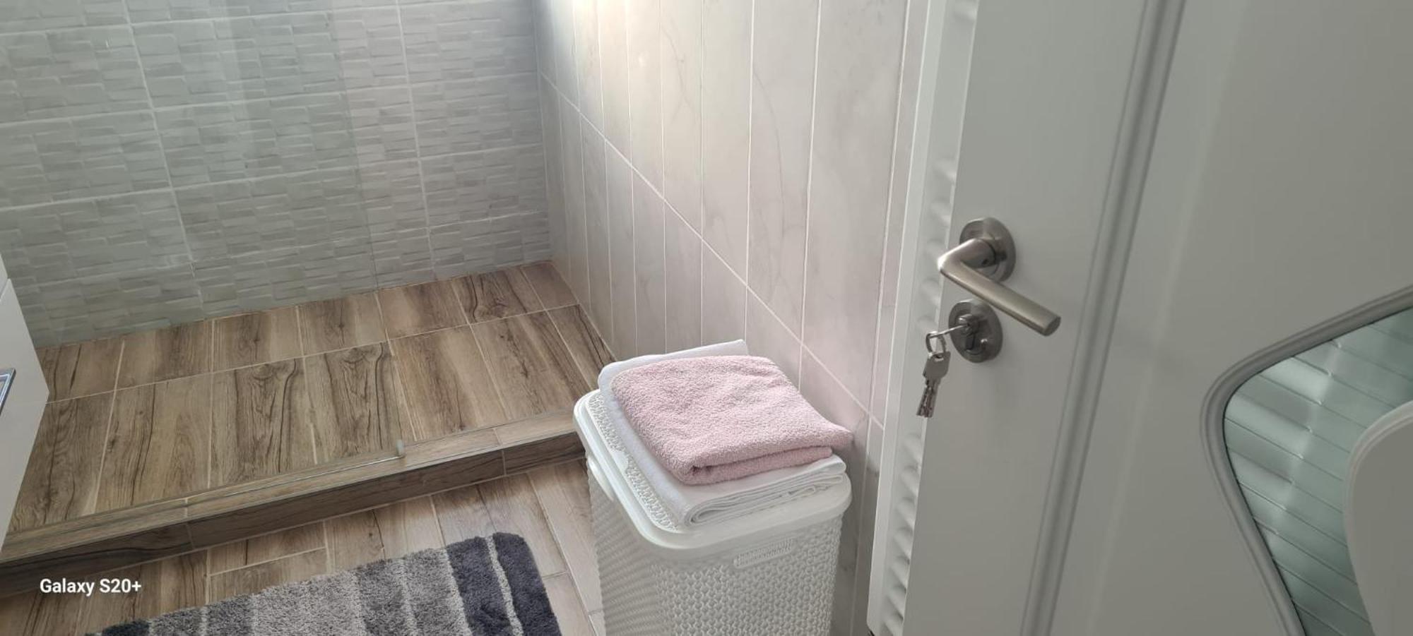 Apartament Lucian Lejlighed Râmnicu Vâlcea Eksteriør billede