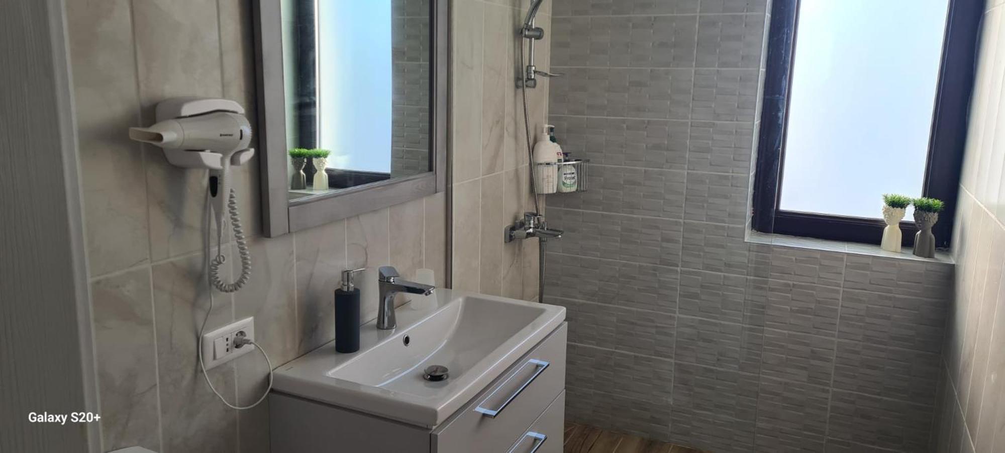 Apartament Lucian Lejlighed Râmnicu Vâlcea Eksteriør billede